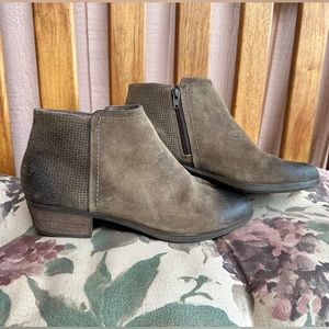 Rockport tru365 Comfort brown bootie. Size 9.5.